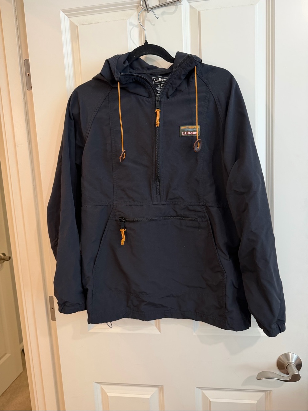 Women’s L.L. Bean mountain classic anorak windbreaker, outdoor hiking, adventure